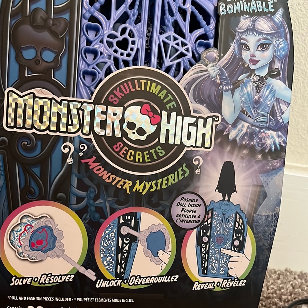 Monster High playset with blue and purple accents Abbey Bominable